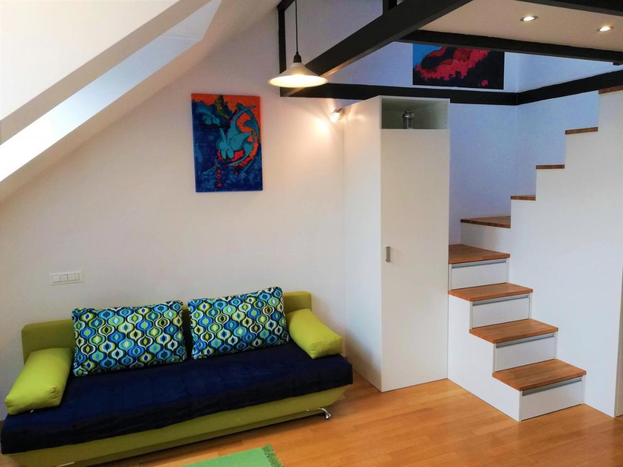 Dimora With Free Parking Apartman